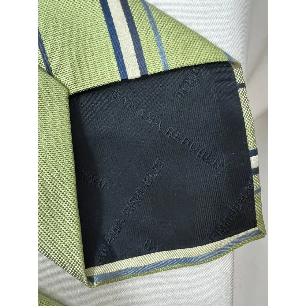 Banana Repbublic Green Striped 100% Silk Necktie 58
